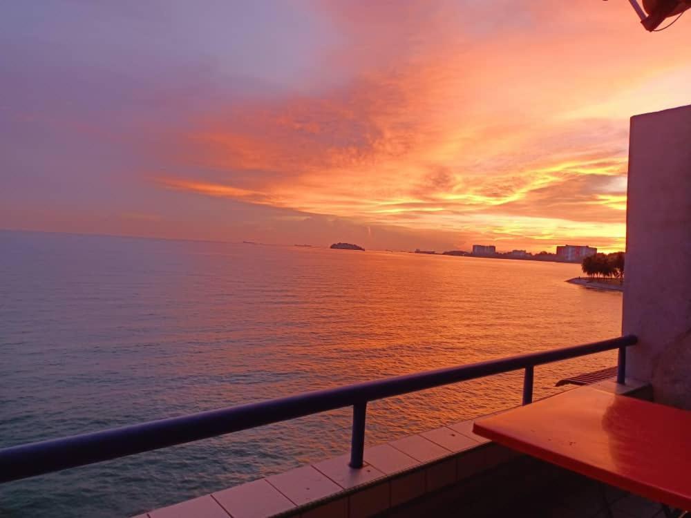 Paradise Seaview Homestay Port Dickson Esterno foto