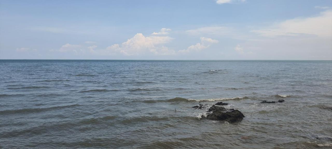 Paradise Seaview Homestay Port Dickson Esterno foto