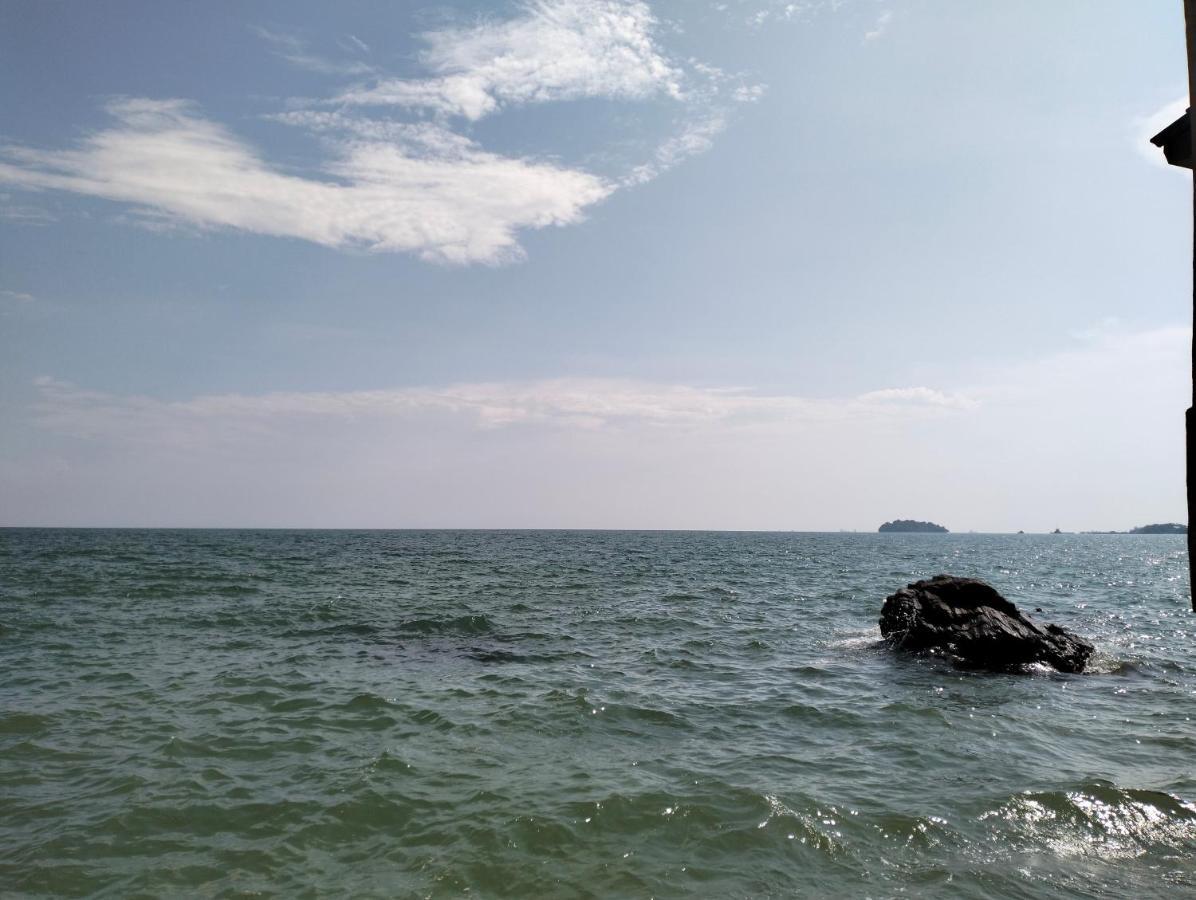 Paradise Seaview Homestay Port Dickson Esterno foto